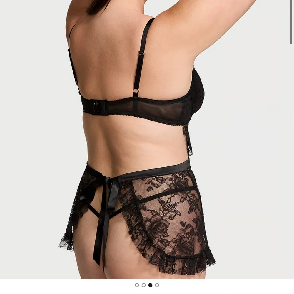 Victoria's Secret Black Lace Babydoll Chemise with Underwire